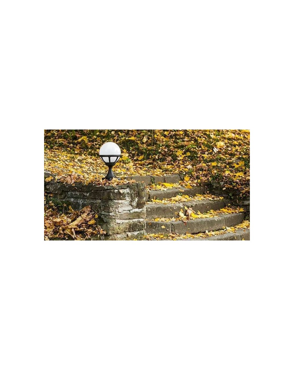 Lampa stojąca Bolonia klosz mleczny - Norlys zewnętrzna oprawa ogrodowa do oświetlania chodników tarasów ogrodów czarna biała